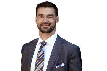 Warren WhiteKnight, Law’13, has found professional and personal fulfillment in Kingston, where he teaches at Queen’s Law and has a thriving legal practice in a firm that’s been named one Canada’s top 10 personal injury boutiques.  