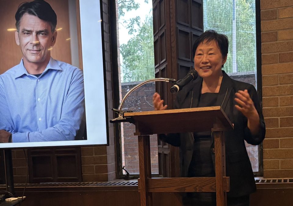 Professor Jinyan Li, LLM’87, lead organizer of the Arthur Cockfield Memorial Symposium, speaks about her research collaborator and friend during the dinner.