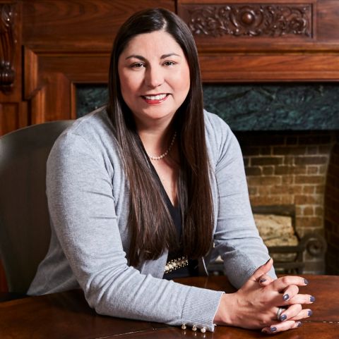 Jaimie Lickers, Law’07, a national leader of Gowling WLG’s Indigenous Law Group, advances First Nations’ wealth, economic development, autonomy and rights, and has appeared before the Supreme Court of Canada on landmark cases. 