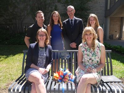 Dean Bill Flanagan, at the bench dedicated to the memory of Professor Stan Corbett in Macdonald Hall’s west-side courtyard, with Law’16 Council members (back row) Andrew Sapiano, Sierra Bilyk and Victoria Strachan, and (front row) Kaisha Thompson, and Jessica Spindler.