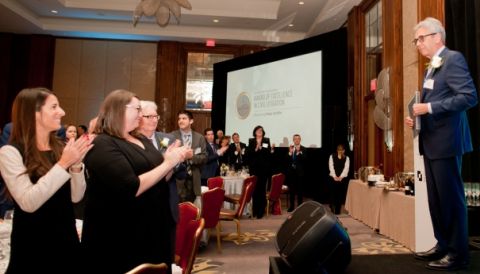 Peter Griffin, Law’77, is applauded by his peers after delivering his acceptance speech as this year’s winner of the OBA Award for Excellence in Civil Litigation at a gala dinner held at the Ritz-Carlton in Toronto on November 22. (Photo courtesy of Ontario Bar Association)