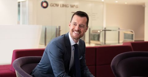 Steve McKersie, Law’98, is now in the second year of his six-year term as CEO of Gowling WLG (Canada) LLP, the first-ever multi-national law firm co-led by British and Canadian operations. (Photo by Rachael Reid) 