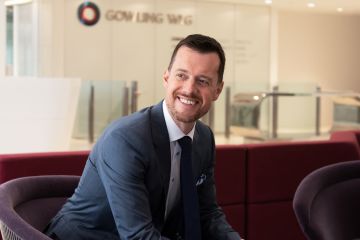 Steve McKersie, Law’98, is now in the second year of his six-year term as CEO of Gowling WLG (Canada) LLP, the first-ever multi-national law firm co-led by British and Canadian operations. (Photo by Rachael Reid) 