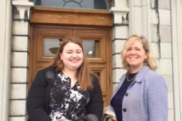 Taylor Burnie, Law’19, and Jennifer Ferguson, Law’94, outside the Frontenac County Courthouse in Kingston.
