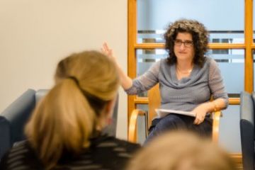 Professor Yofi Tirosh of Tel Aviv University has an informal discussion with students on sex-segregation for religious reasons in Israel during her visit to Queen’s Law.