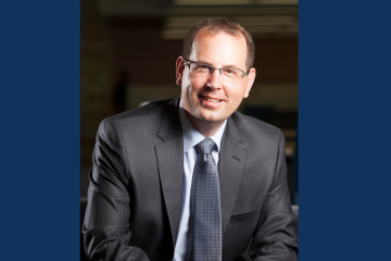 Professor Erik Knutsen, an award-winning teacher, is cited internationally for research that helps courts and practitioners apply insurance law to interpret insurance policies in real-world situations. He will teach a session on insurance law in the Queen’s Law End-of-Life Law Certificate program for professionals.