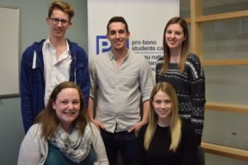 More and more litigants in family courts are self-represented. Pro Bono Students Canada at Queen’s is responding to the crisis by participating in a multi-site research study. The Family Law Litigant Survey project sees student volunteers administer a questionnaire to self-represented litigants in family court waiting rooms.