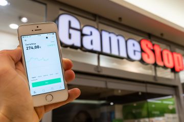 As the frenzy over small-time, videogame retailer GameStop continues, Associate Dean Gail Henderson explains what it’s all about and shares her insight on how it could adversely affect the capital markets, and more.