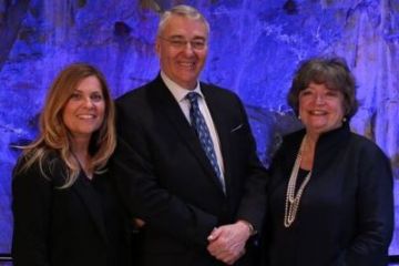 Medal winner Jim Simmons (middle), Law’68, with Martha McCarthy, President of The Advocates’ Society, and Janet Minor, Treasurer of the Law Society of Upper Canada, at the awards dinner in Sudbury’s Vale Cavern.
