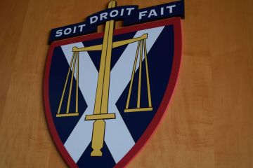 Moot court crest